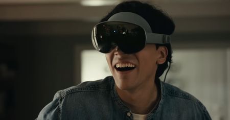 Samsung pokazał gogle Galaxy XR. Są o połowę tańsze od Apple Vision Pro