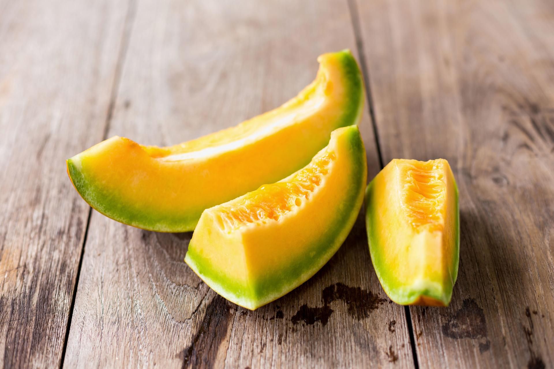 Melon miodowy i inne odmiany tego owocu to źródło witamin