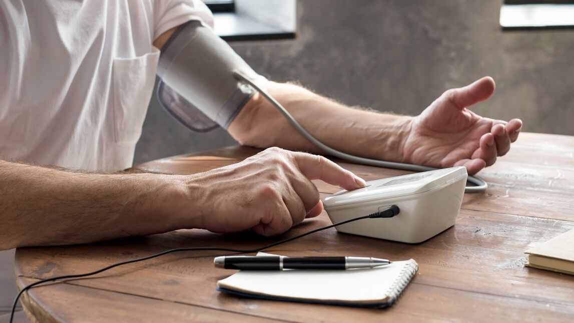 Wahania ciśnienia krwi mogą przyspieszać starzenie mózgu