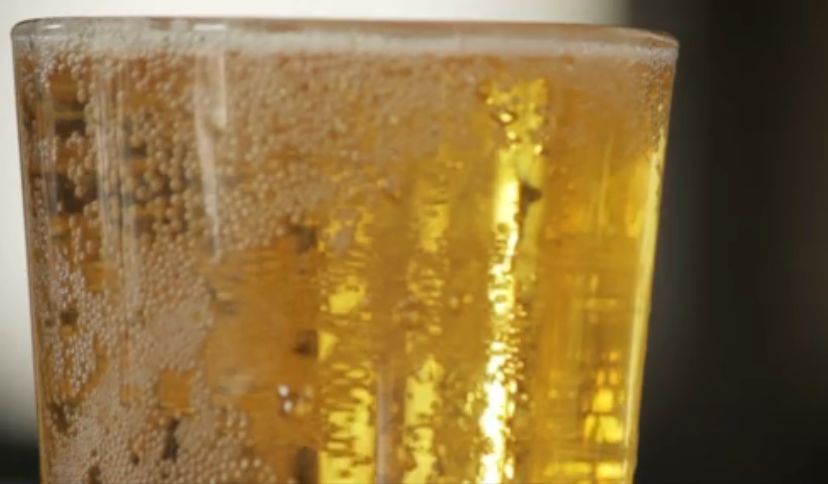 Co się dzieje w twoim organizmie, kiedy całkowicie rezygnujesz z alkoholu? (WIDEO)