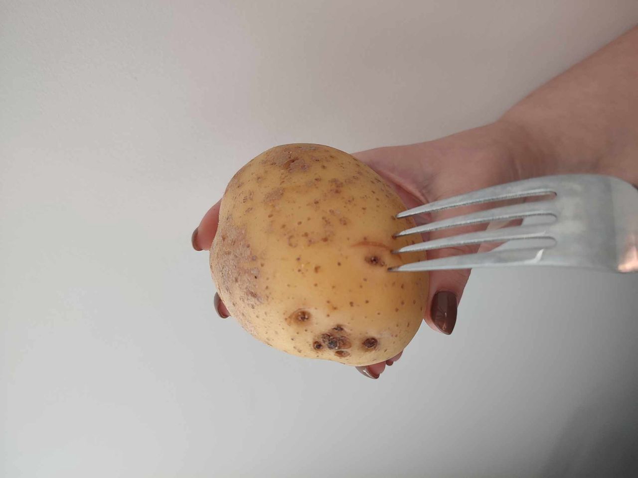 Obieranie ziemniaka - Pyszności