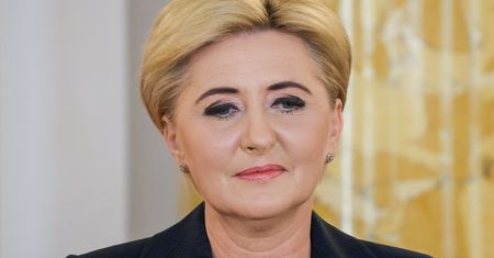 Pierwsze damy poszły na spacer z królową. Gdzie była wtedy Agata Duda?