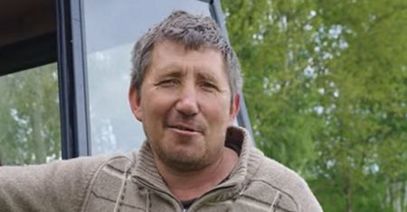 Tak mieszka słynny rolnik. Andrzej z Plutycz ma nawet konsolę do gier