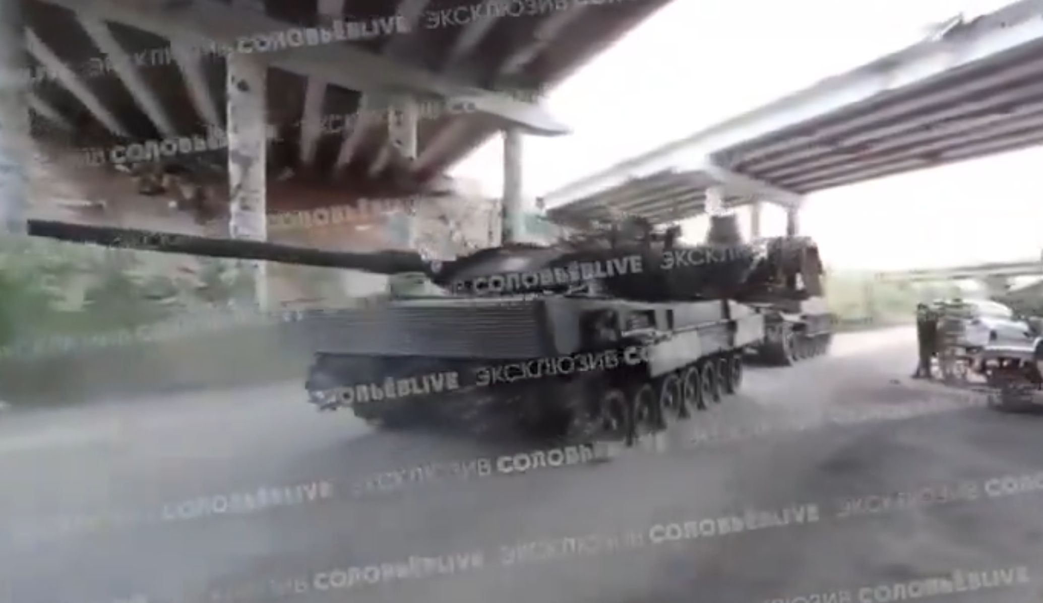 Przejęty przez Rosjan czołg Leopard 2A6. 