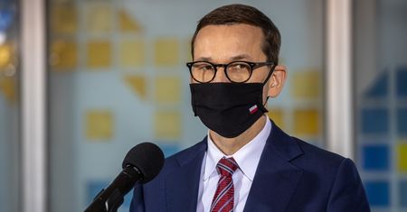 Afera mailowa. Zaproszenie dla Mateusza Morawieckiego. Senator PiS Jan Maria Jackowski reaguje