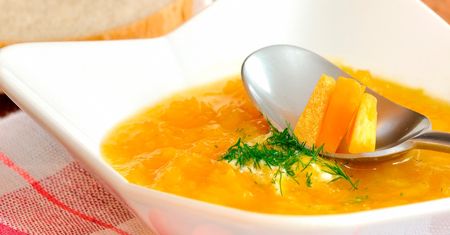 Zupa krem z dyni z tego przepisu będzie hitem tej jesieni. Robi się prawie sama