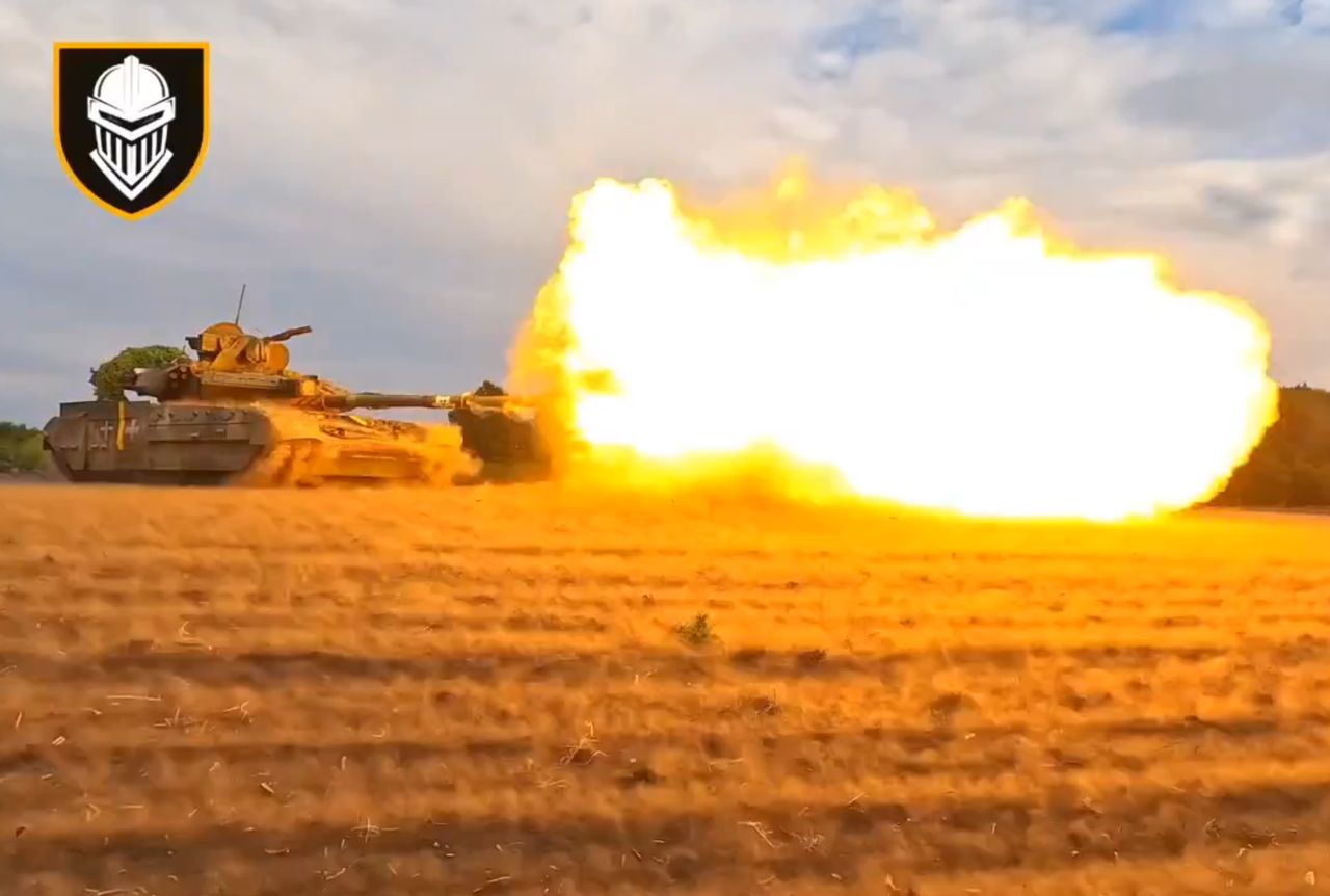 A Ukrainian T-84 Oplot tank somewhere in Kharkiv Oblast.