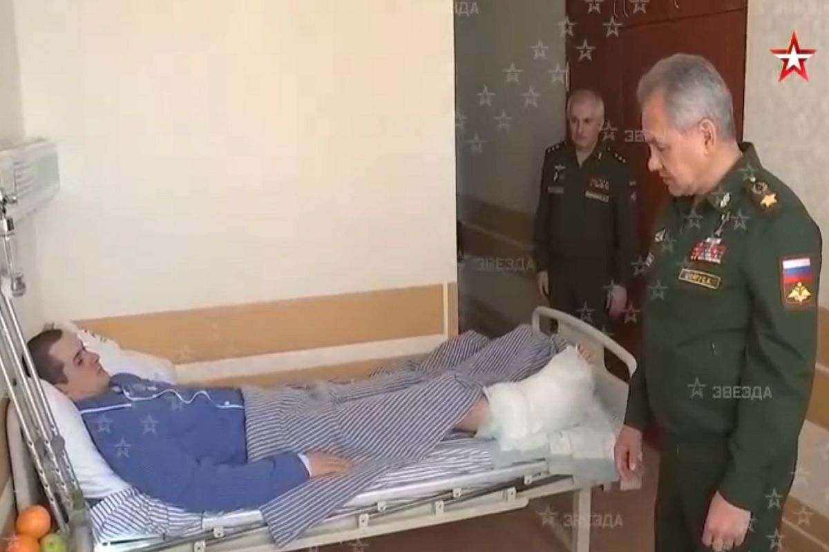 Rosyjski minister obrony odwiedził szpital. Wyjątkowo toporna propaganda