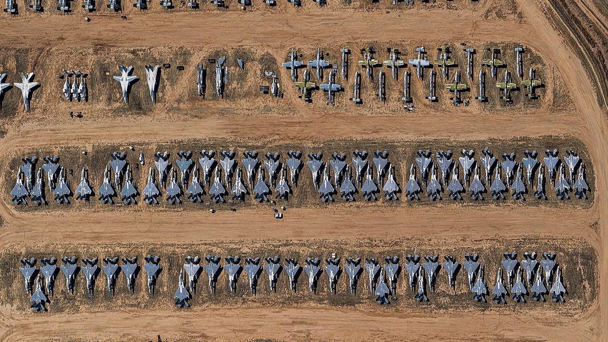 Cmentarzysko samolotów "The Boneyard" w Arizonie (USA).