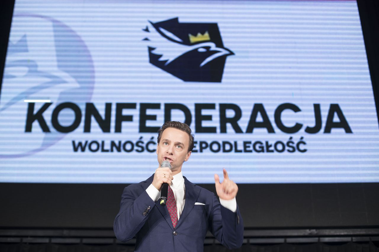 Krzysztof Bosak w trakcie konwencji Konfederacji (Photo by Maciej Luczniewski/NurPhoto via Getty Images)