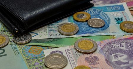 Chciała sprzedać buty w internecie. Straciła 20 tys. zł