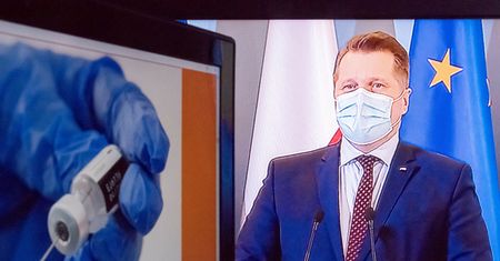 Szczepienia nauczycieli i otwieranie szkół. Szef MEN za "odmrażaniem"