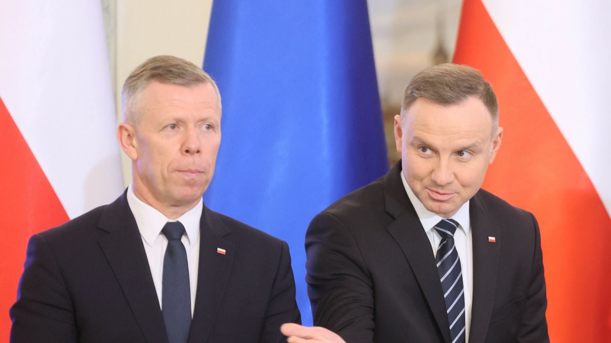 Posiedzenie plenarne Rady Dialogu Spo?ecznego
Fot. Wojciech Olkusnik/East News, Warszawa,  29.11.2022. Posiedzenie plenarne Rady Dialogu Spo?ecznego z udzialem prezydenta Andrzeja Dudy w Palacu Prezydenckim. 
N/z: Piotr Cwik, Andrzej Duda
Wojciech Olkusnik