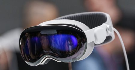 Nowy produkt od Apple wydaje się absurdalny i niesamowity jednocześnie. Od razu stał się memem [KOMENTARZ]