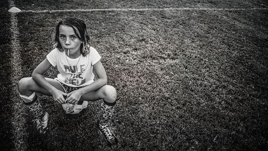 „Strong Is The New Pretty” - mama fotografuje swoje córki, jako młode wojowniczki 7