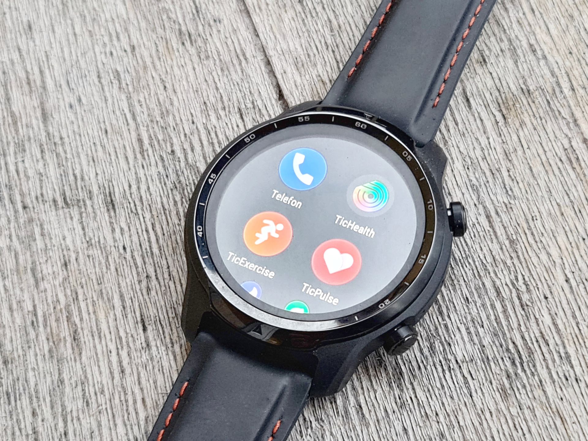 Wear OS uratowany. Test Mobvoi TicWatch Pro 3 GPS z dwoma ekranami 7