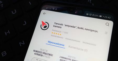 Yanosik ceni użytkowników smartfonów Huawei. Aplikacja jest dostępna w AppGallery