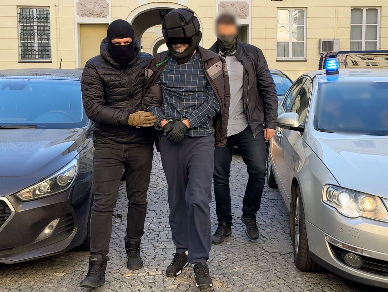 Warszawa: Podejrzany o atak na biuro PO zatrzymany przez policję