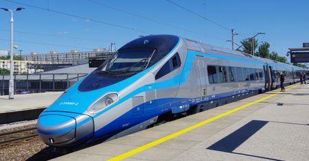 Na tej trasie Pendolino pędzi 200 km/h. "Ludzie wciąż robią selfie"