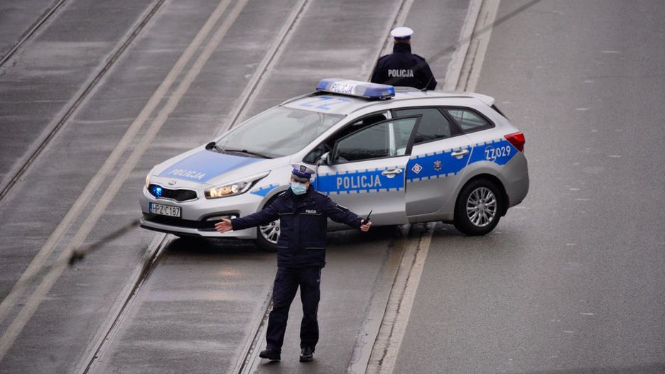 Kolizja radiowozów w woj. warmińsko-mazurskim (zdjęcie ilustracyjne) 