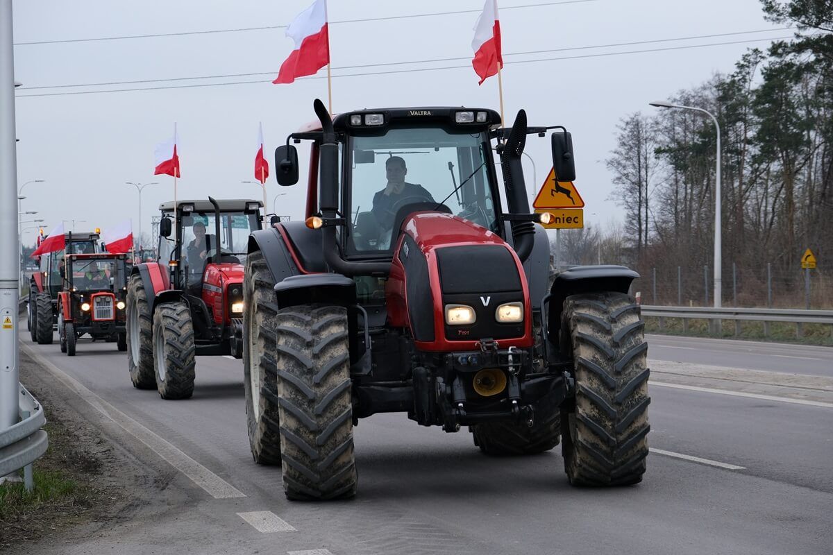 Traktory i kombajn zablokowały skrzyżowanie w centrum Lublina