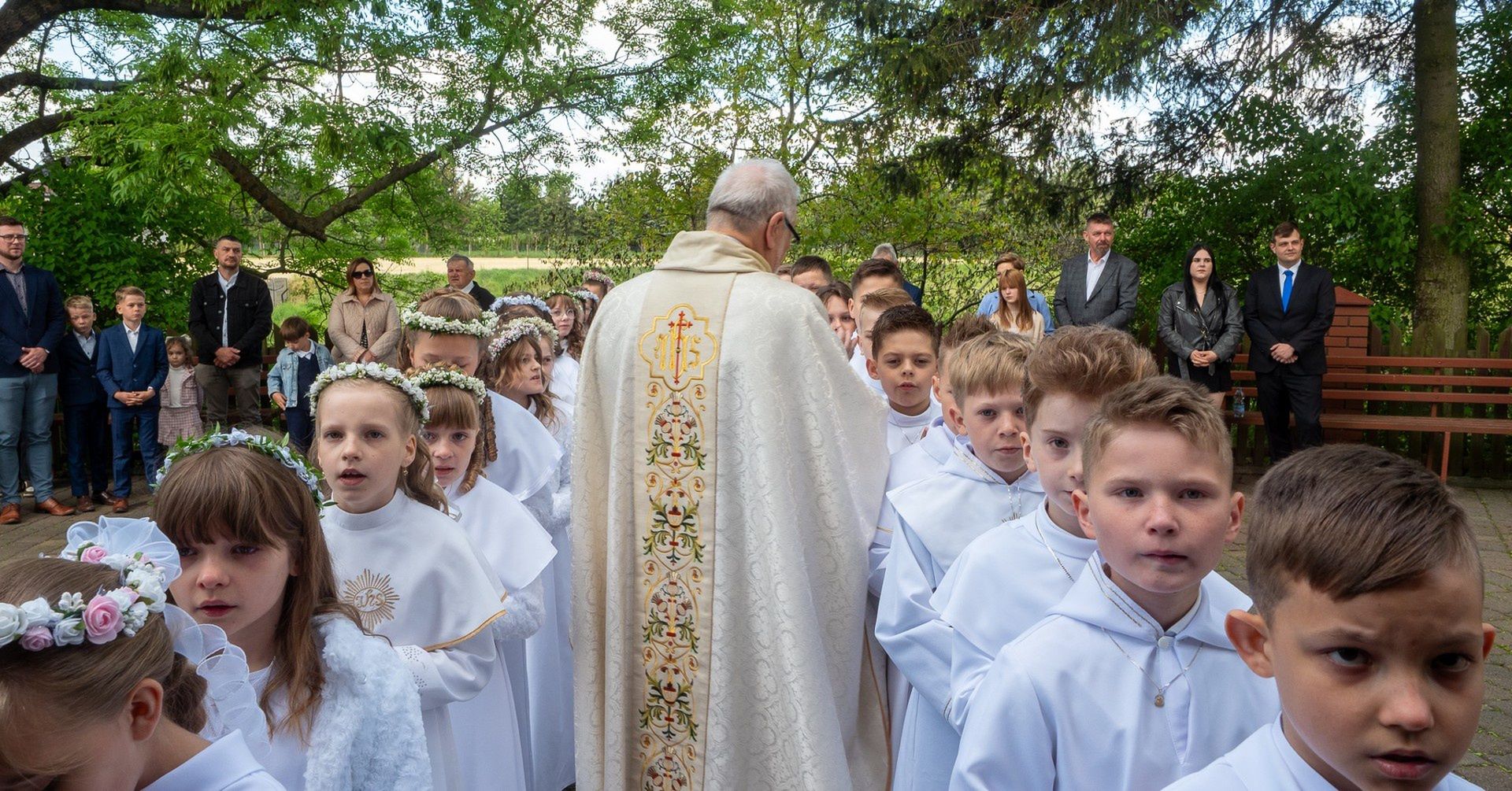 Uroczysta Komunia Święta w Mieścisku – 29 dzieci przystąpiło do sakramentu