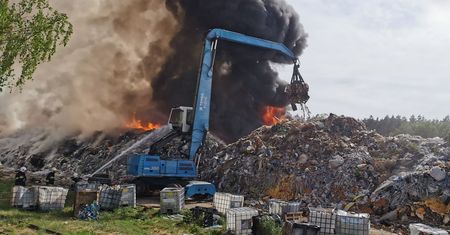 Wola Łaska. Pożar składowiska odpadów. Nowe informacje