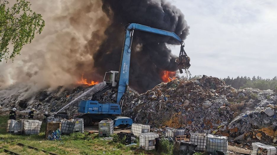Wola Łaska. Pożar składowiska odpadów. Nowe informacje