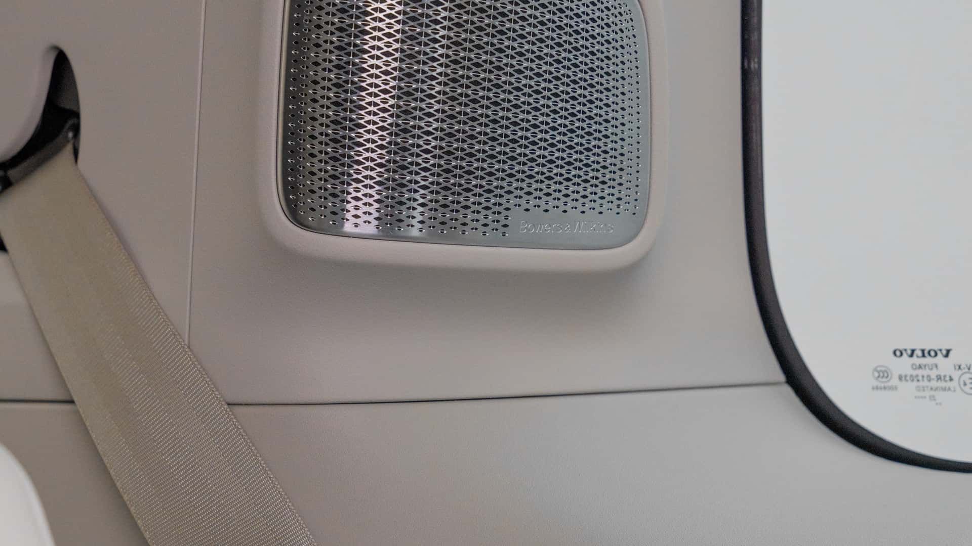Volvo EM90