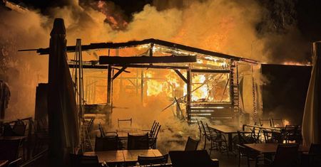 Na Helu spłonęła restauracja i remiza OSP.  Strażacy i pracownicy lokalu proszą o wsparcie
