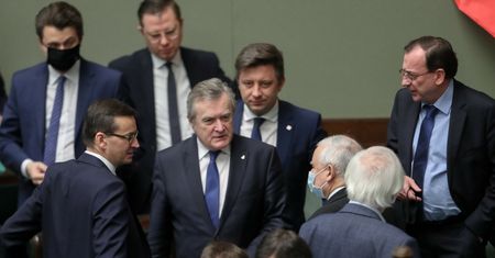 Sondaż parlamentarny dla WP. PiS umacnia się na prowadzeniu