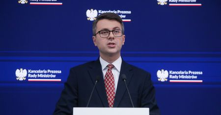 Wpłaty milionerów na PO. Rzecznik rządu straszy prywatyzacją