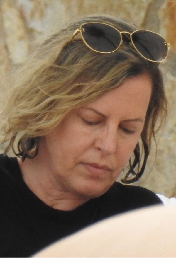 Charlize Theron z mamą na wakacjach