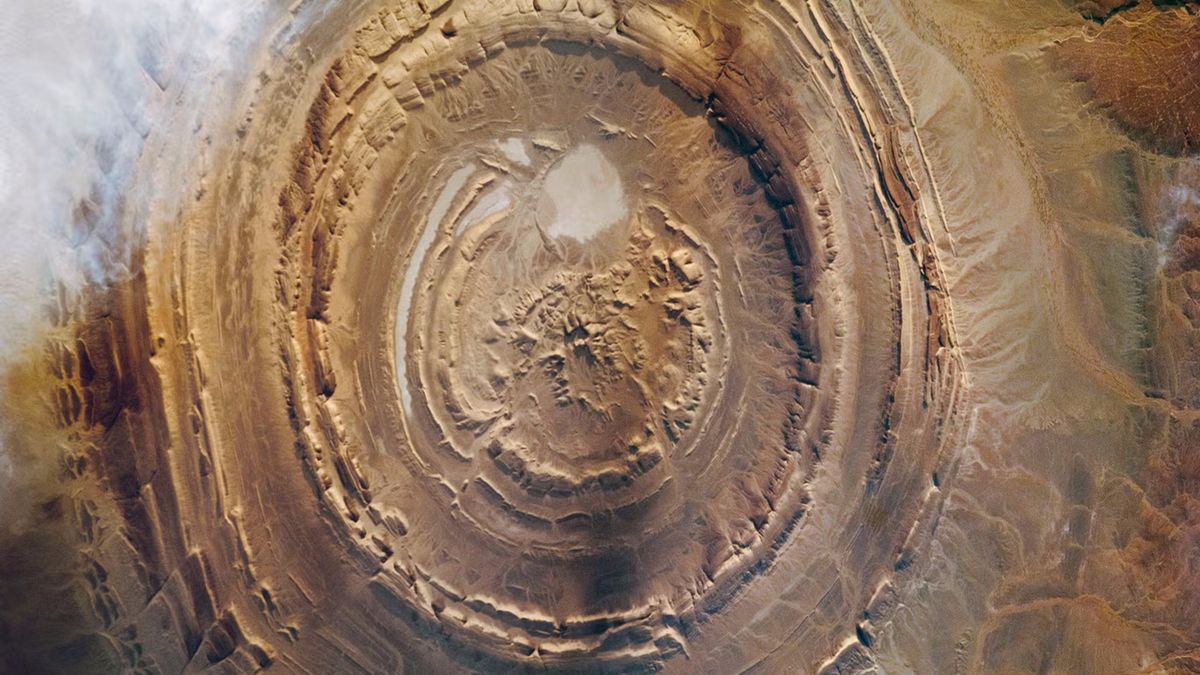 Struktura Richat na Saharze była niegdyś głównym prehistorycznym ośrodkiem wytwarzania narzędzi i łowiectwa dla Homo erectus