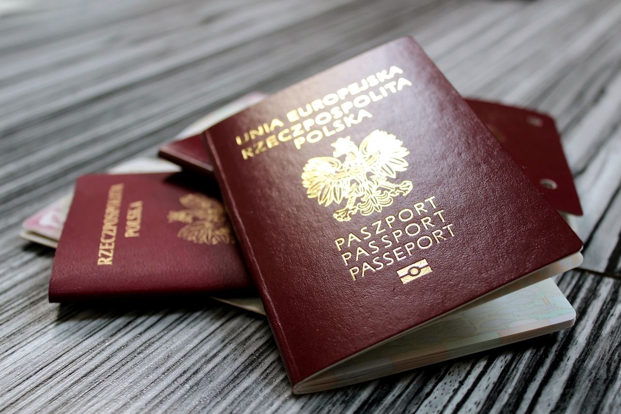 Paszporty ponad 3 tys. Polaków były łatwo dostępne w internecie (depositphotos)