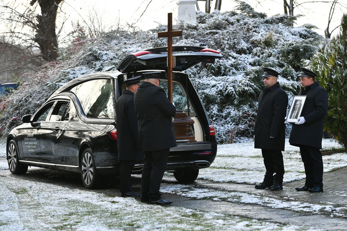 Uroczystości pogrzebowe mają charakter państwowy