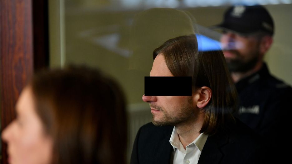Marcin P.
Gda�sk, 28.04.2022. Oskar�ony Marcin P. (C) na sali rozpraw S�du Apelacyjnego w Gda�sku, 28 bm. Rozpocz�� si� proces odwo�awczy ws. Amber Gold. (jm) PAP/Adam War�awa 

*** UWAGA!!! ZAKAZ PUBLIKACJI WIZERUNKU I DANYCH OSOBOWYCH OSKAR�ONEGO! ***
Adam War�awa
amber gold, apelacja, apelacyjny, odwo�awczy, proces, przygotowania, rozprawa, s�d