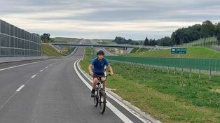 Płońsk: 13-letni Ukrainiec jechał do nowo poznanej dziewczyny rowerem po S7
