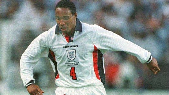 Paul Ince w reprezentacji na mundialu w 1998 roku fot. https://www.sporting-heroes.net/