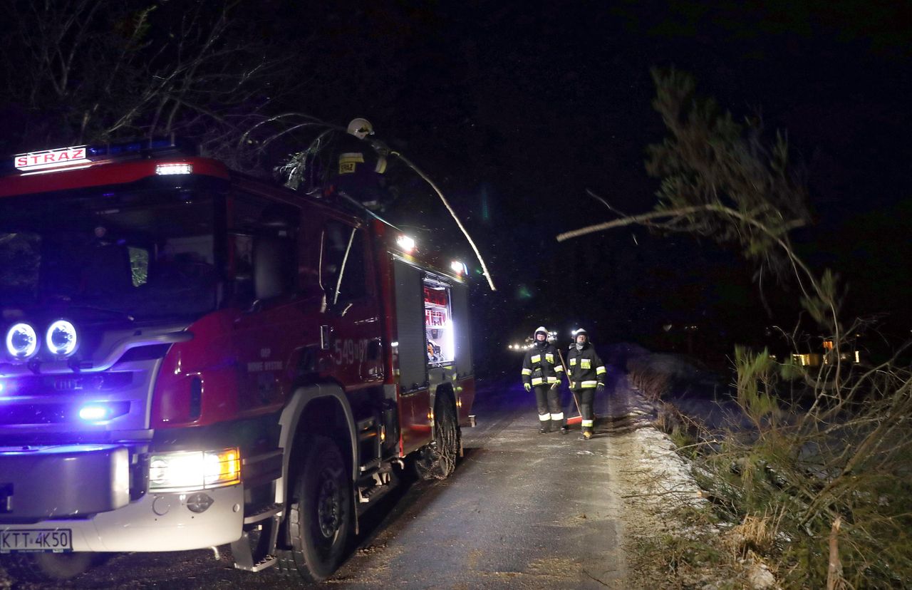 Do wieczora strażacy interweniowali kilkadziesiąt razy