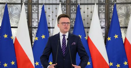Hołownia wprowadzony w błąd? Zagroził, że nie poprze Tuska