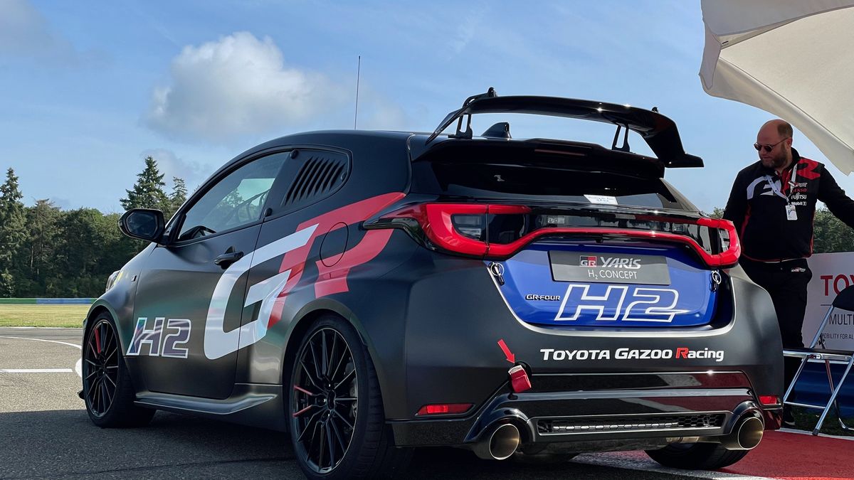 Spalinowa Toyota GR Yaris na wodór jeździ tak samo jak benzynowa