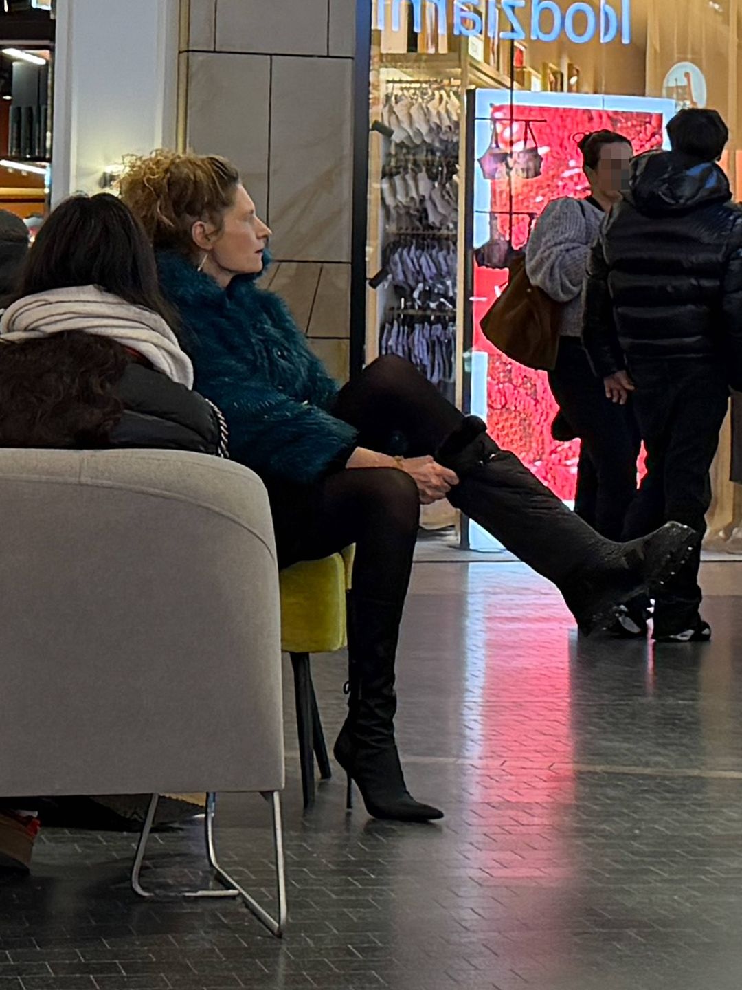 Agata Buzek pofatygowała się do centrum handlowego