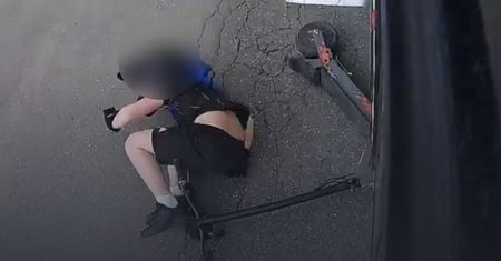 Groźne zderzenie hulajnogi z autobusem w Gliwicach. Nagranie przestrogą
