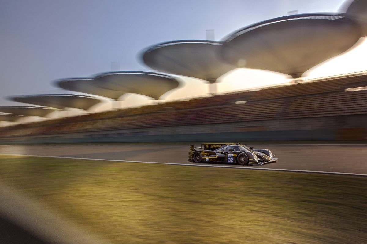 Lotus T128 LMP2 Praga jest tak wolny, że mógłby być maszyną klasy LMP3... A miało być tak pięknie