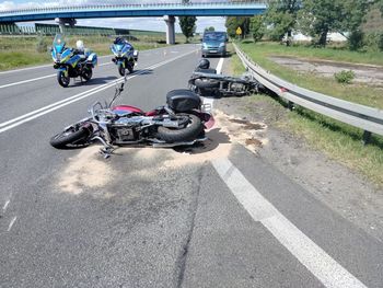 Turzno: Cztery osoby ranne po zderzeniu dwóch motocykli. Jechał za szybko i uderzył w maszynę przed nim