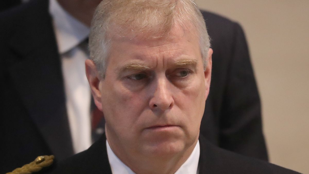 Książę Andrzej oficjalnie pozwany 