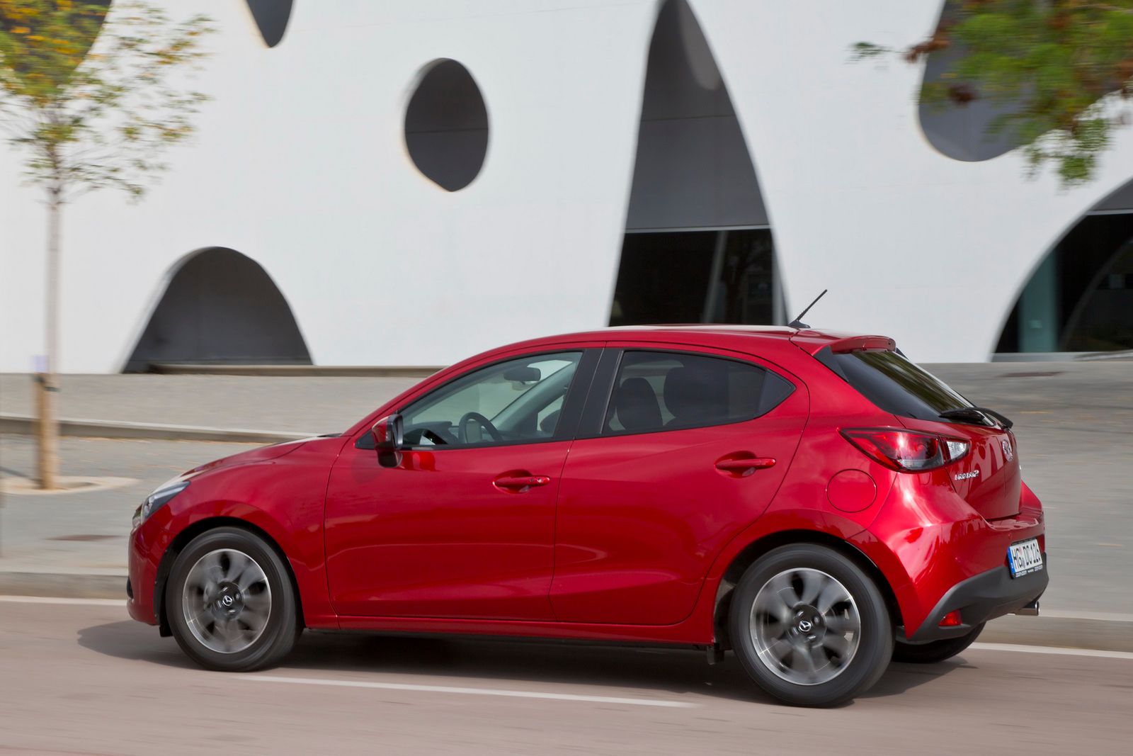 Europejska Mazda 2 – obszerna galeria zdjęć 76