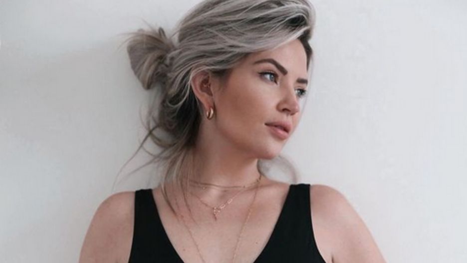 Promuje ciałopozytywność