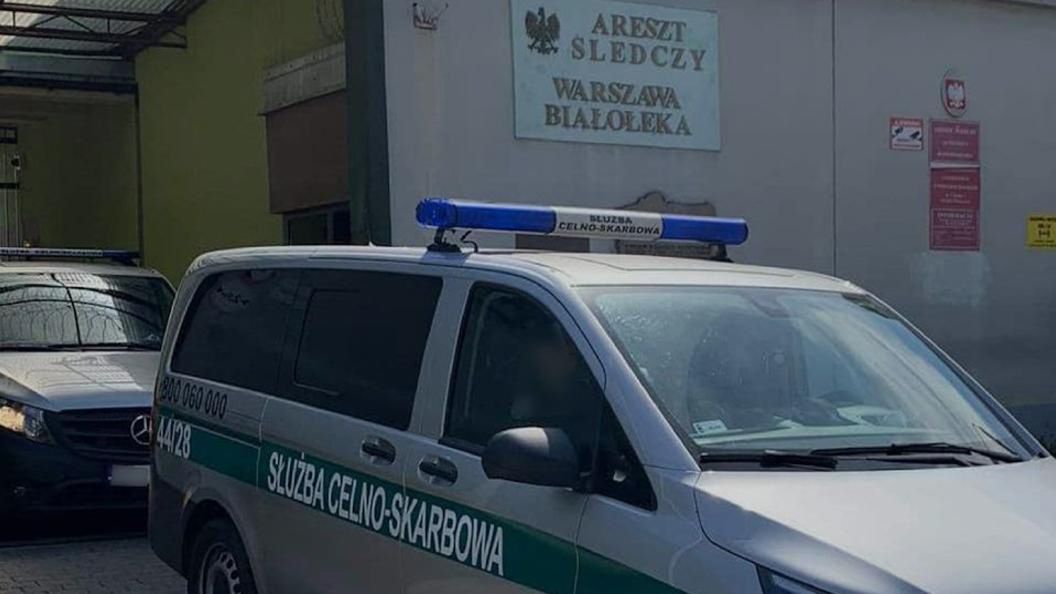 Mazowiecka Krajowa Administracja Skarbowa (KAS) zatrzymała kolejną osobę w związku z wyłudzeniem VAT.